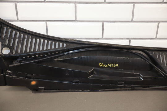 99 - 06 NBS Silverado Suburban Yukon Sierra Windshield Cowl Trim Panel Cover OE GM