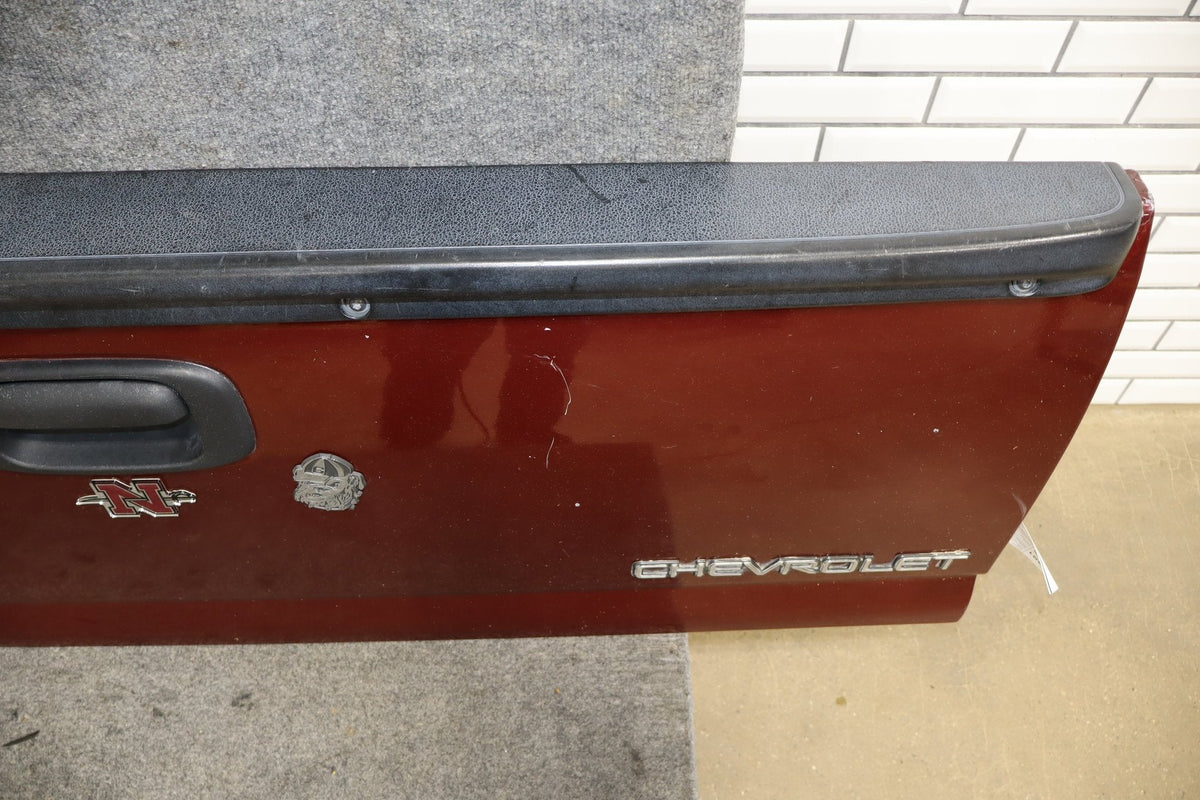 99-07 Chevrolet Silverado Tailgate Dark Carmine Red 51