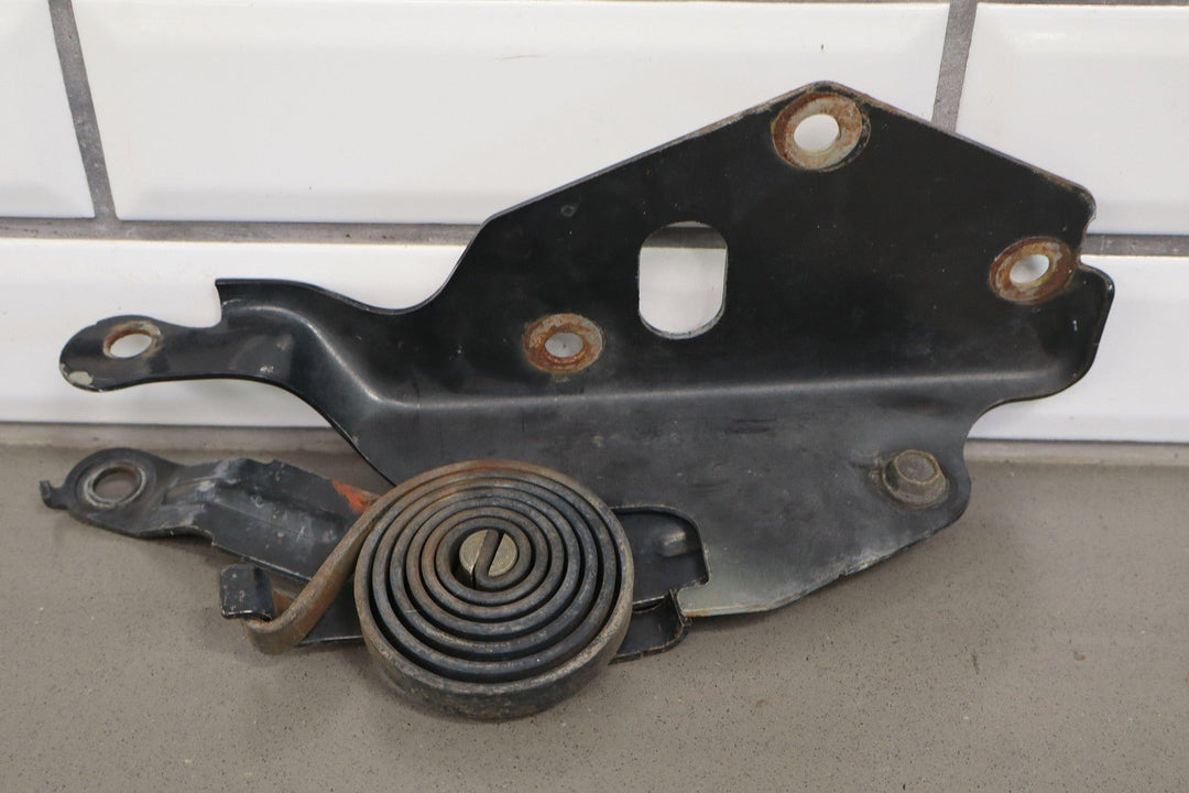 99 - 07 Chevy GMC GMT800 OEM Hood Hinges Dark Gray Metallic 62U Pair Left/Right