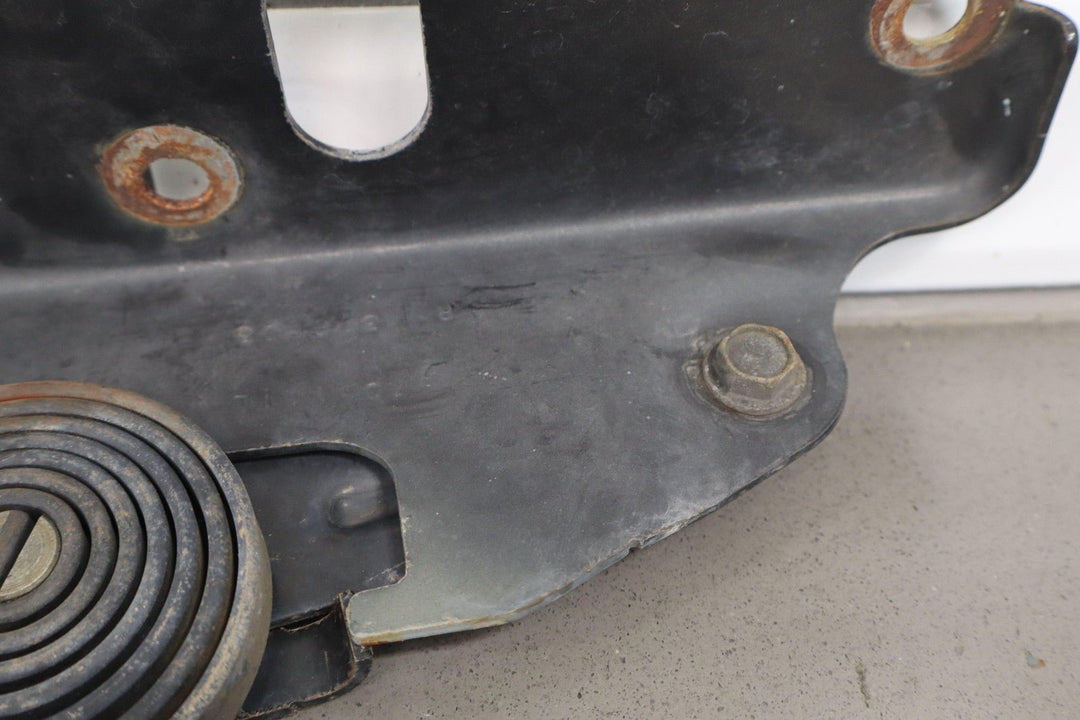 99 - 07 Chevy GMC GMT800 OEM Hood Hinges Dark Gray Metallic 62U Pair Left/Right