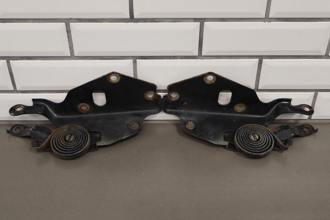 99 - 07 Chevy GMC GMT800 OEM Hood Hinges Dark Gray Metallic 62U Pair Left/Right