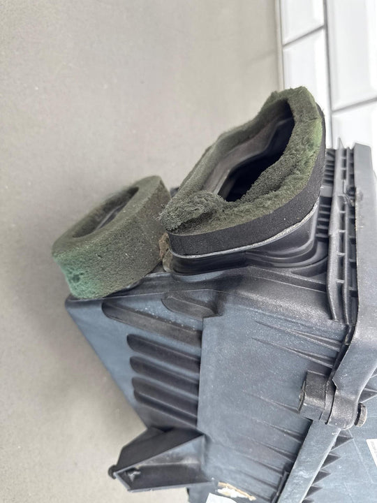 99 - 07 Chevy GMC GMT800 Truck SUV High Capacity Air Cleaner K47 OEM