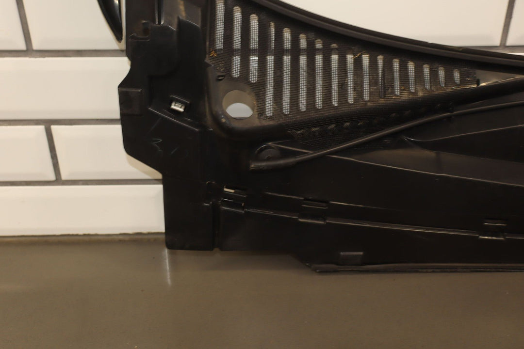 99 - 07 Chevy GMC Sierra Silverado GMT800 Cowl Vent Panel Assembly OEM