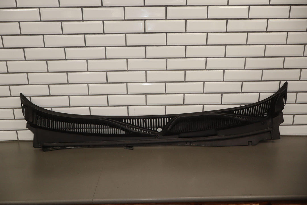 99 - 07 Chevy GMC Sierra Silverado GMT800 Cowl Vent Panel Assembly OEM