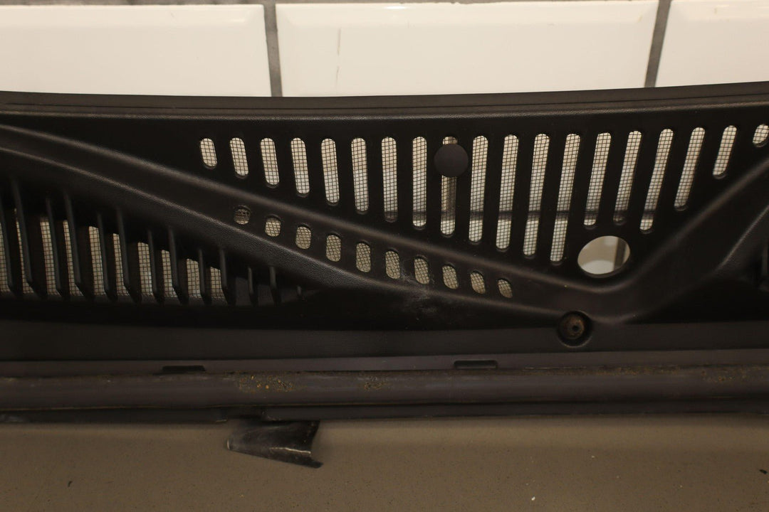 99 - 07 Chevy GMC Sierra Silverado GMT800 Cowl Vent Panel Assembly OEM