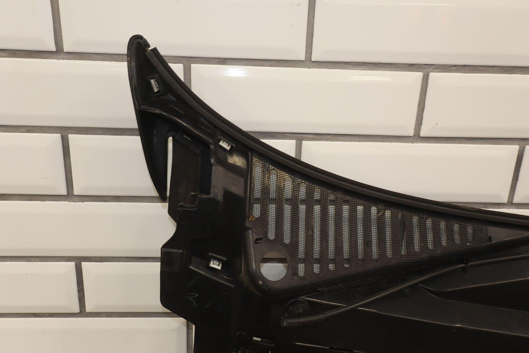 99 - 07 Chevy GMC Sierra Silverado GMT800 Cowl Vent Panel Assembly OEM