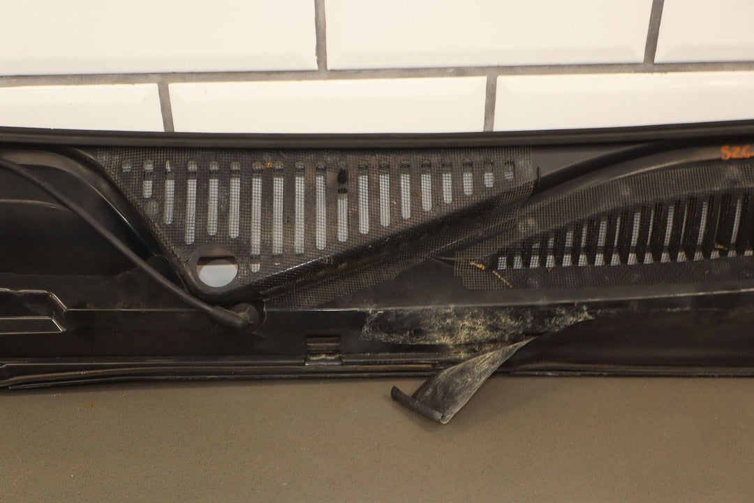 99 - 07 Chevy GMC Sierra Silverado GMT800 Cowl Vent Panel Assembly OEM