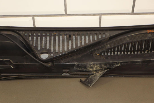 99 - 07 Chevy GMC Sierra Silverado GMT800 Cowl Vent Panel Assembly OEM