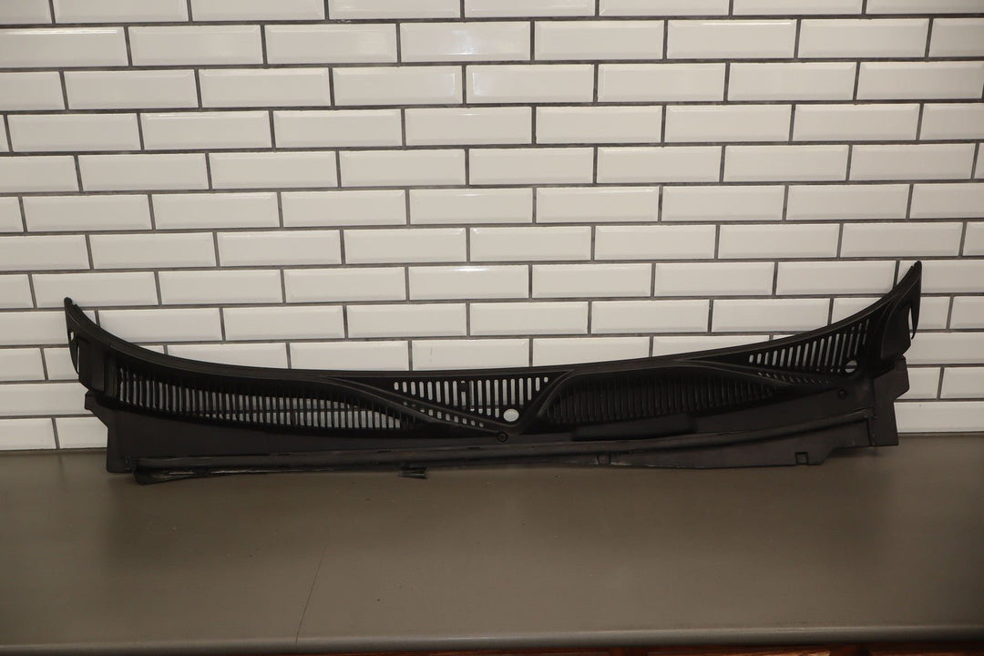 99 - 07 Chevy GMC Sierra Silverado GMT800 Cowl Vent Panel Assembly OEM