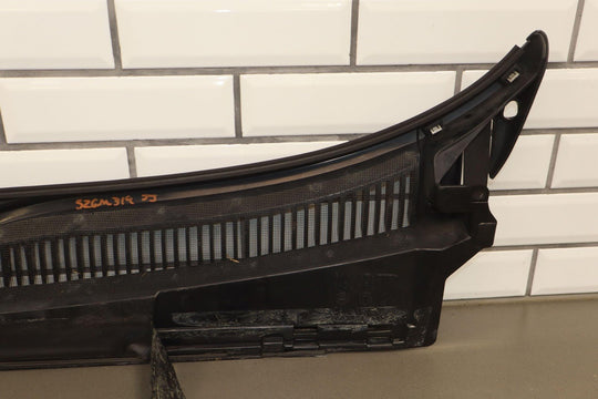 99 - 07 Chevy GMC Sierra Silverado GMT800 Cowl Vent Panel Assembly OEM