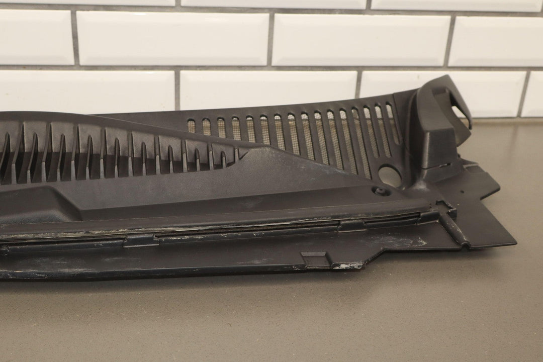 99 - 07 Chevy GMC Sierra Silverado GMT800 Cowl Vent Panel Assembly OEM