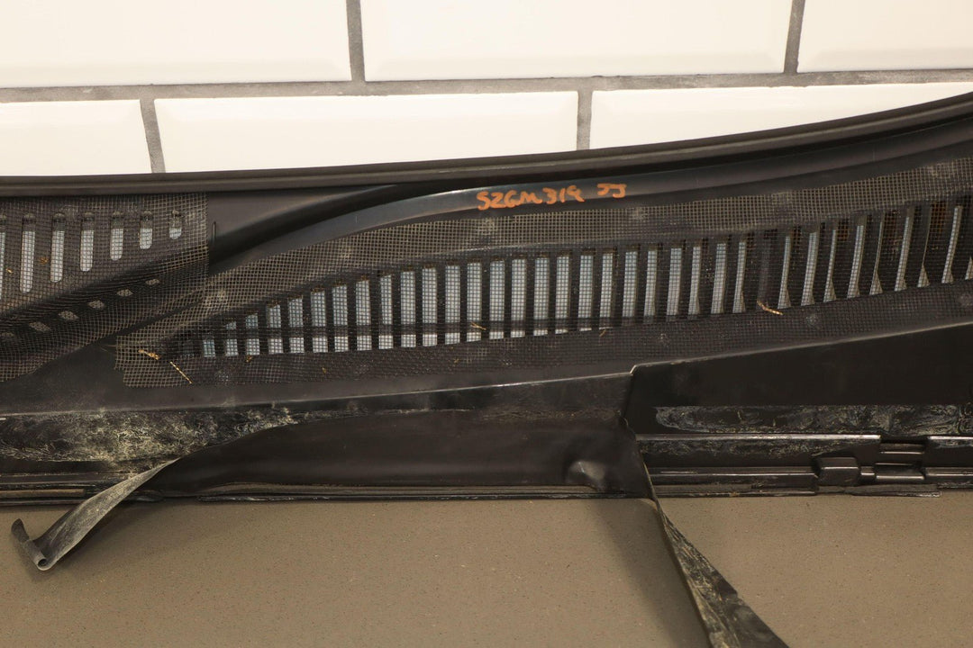 99 - 07 Chevy GMC Sierra Silverado GMT800 Cowl Vent Panel Assembly OEM