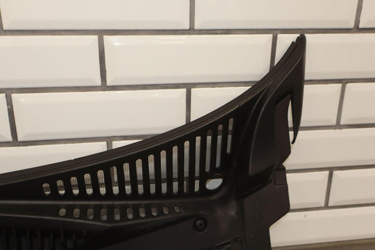 99 - 07 Chevy GMC Sierra Silverado GMT800 Cowl Vent Panel Assembly OEM