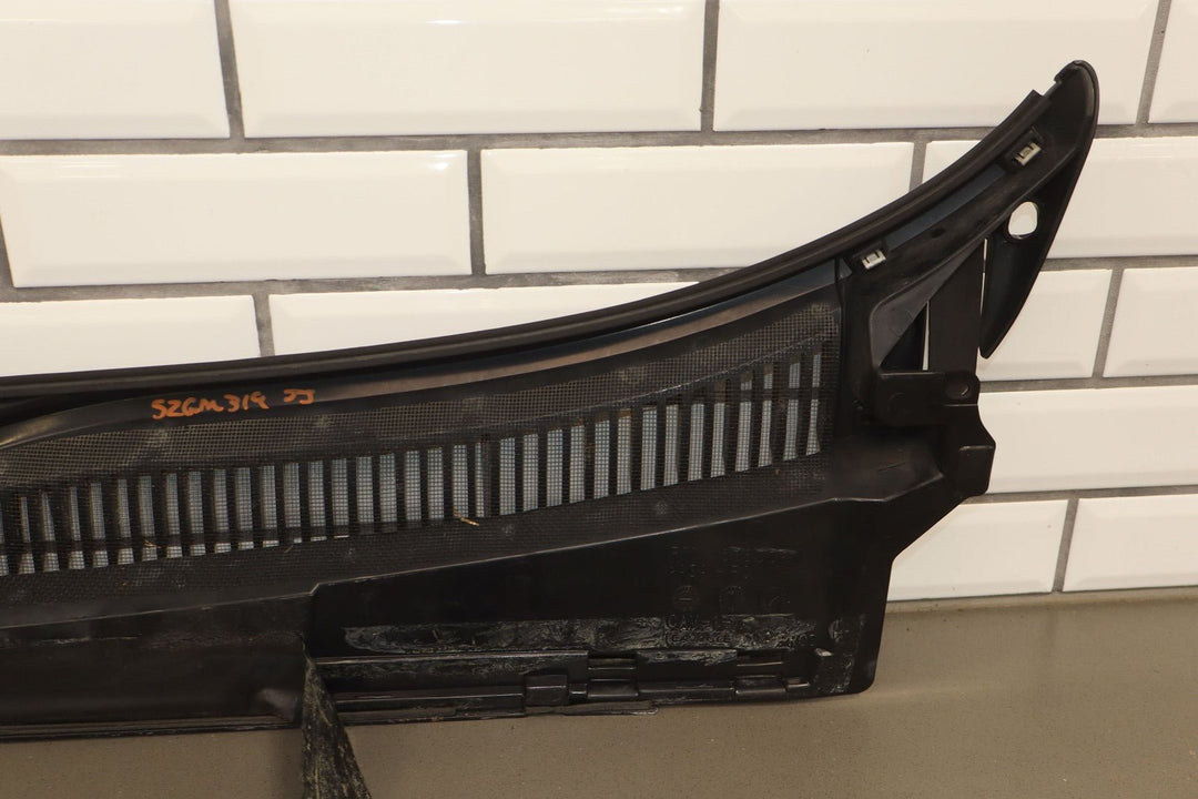 99 - 07 Chevy GMC Sierra Silverado GMT800 Cowl Vent Panel Assembly OEM