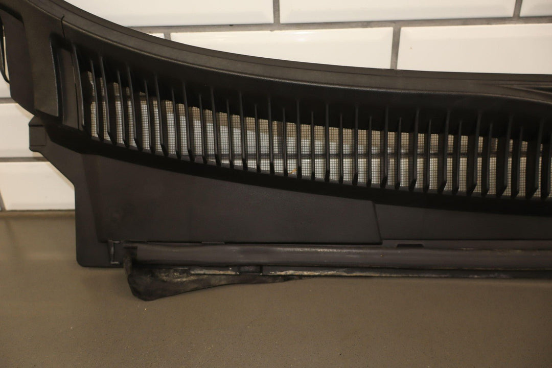 99 - 07 Chevy GMC Sierra Silverado GMT800 Cowl Vent Panel Assembly OEM