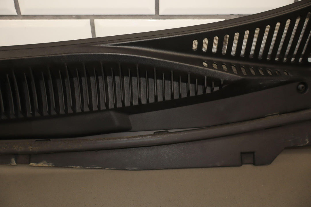 99 - 07 Chevy GMC Sierra Silverado GMT800 Cowl Vent Panel Assembly OEM