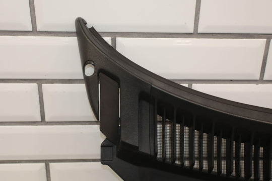 99 - 07 Chevy GMC Sierra Silverado GMT800 Cowl Vent Panel Assembly OEM