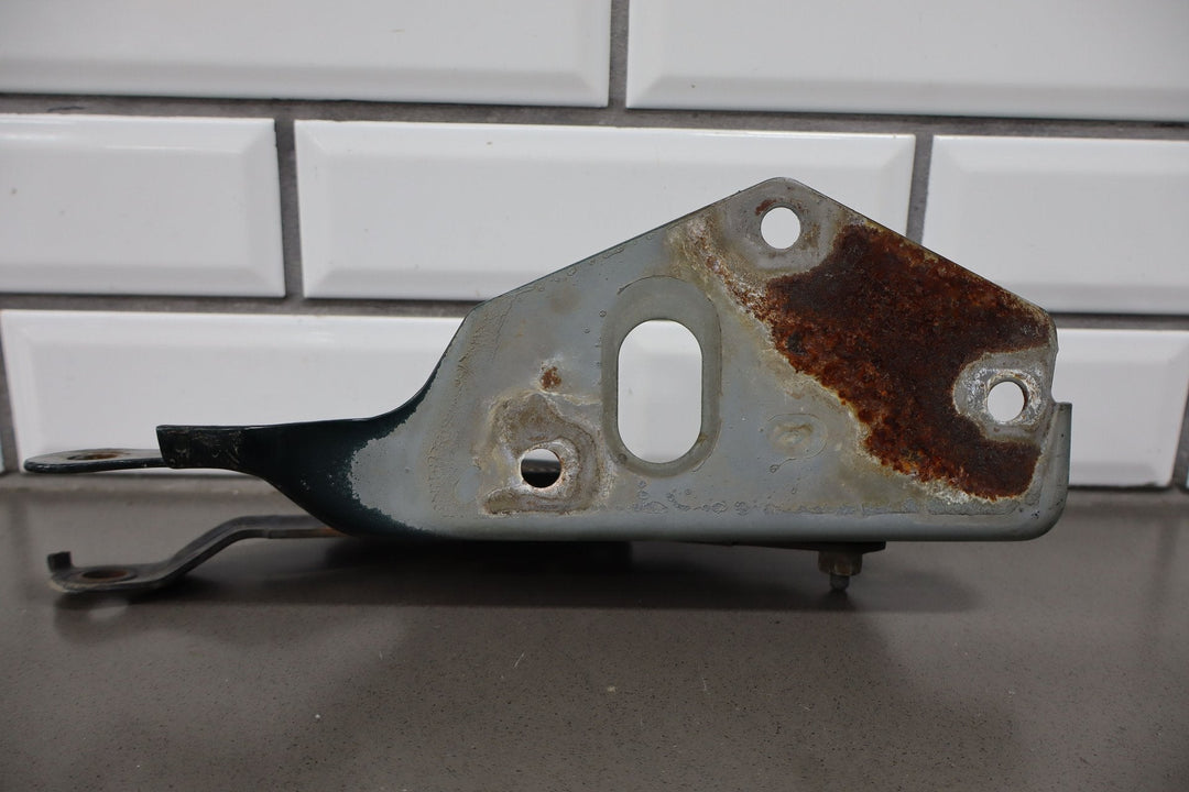 99 - 07 Chevy GMC Silveardo Sierra GMT800 OEM Hood Hinges Pair Left/Right Green