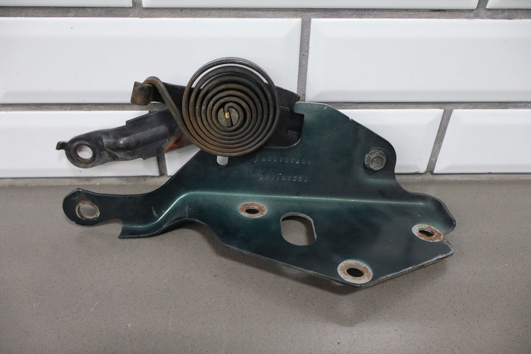 99 - 07 Chevy GMC Silveardo Sierra GMT800 OEM Hood Hinges Pair Left/Right Green