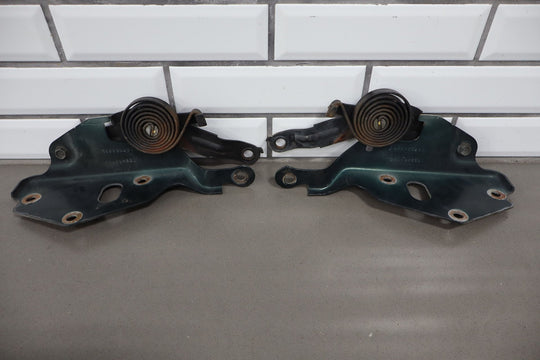 99 - 07 Chevy GMC Silveardo Sierra GMT800 OEM Hood Hinges Pair Left/Right Green