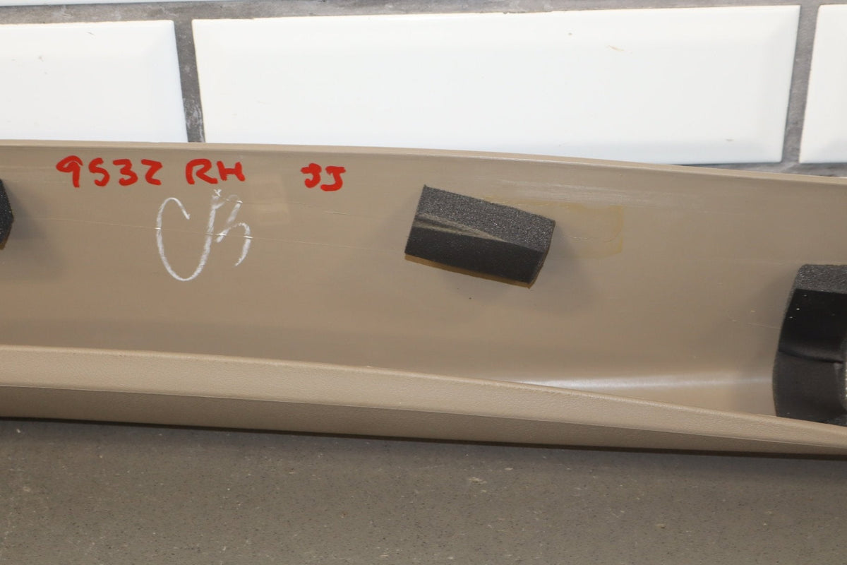 99-07 Chevy GMC Silverado Sierra SUV GMT800 A Pillar Trims