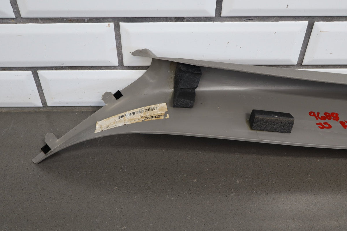 99-07 Chevy GMC Silverado Sierra SUV GMT800 A Pillar Trims Medium Gray