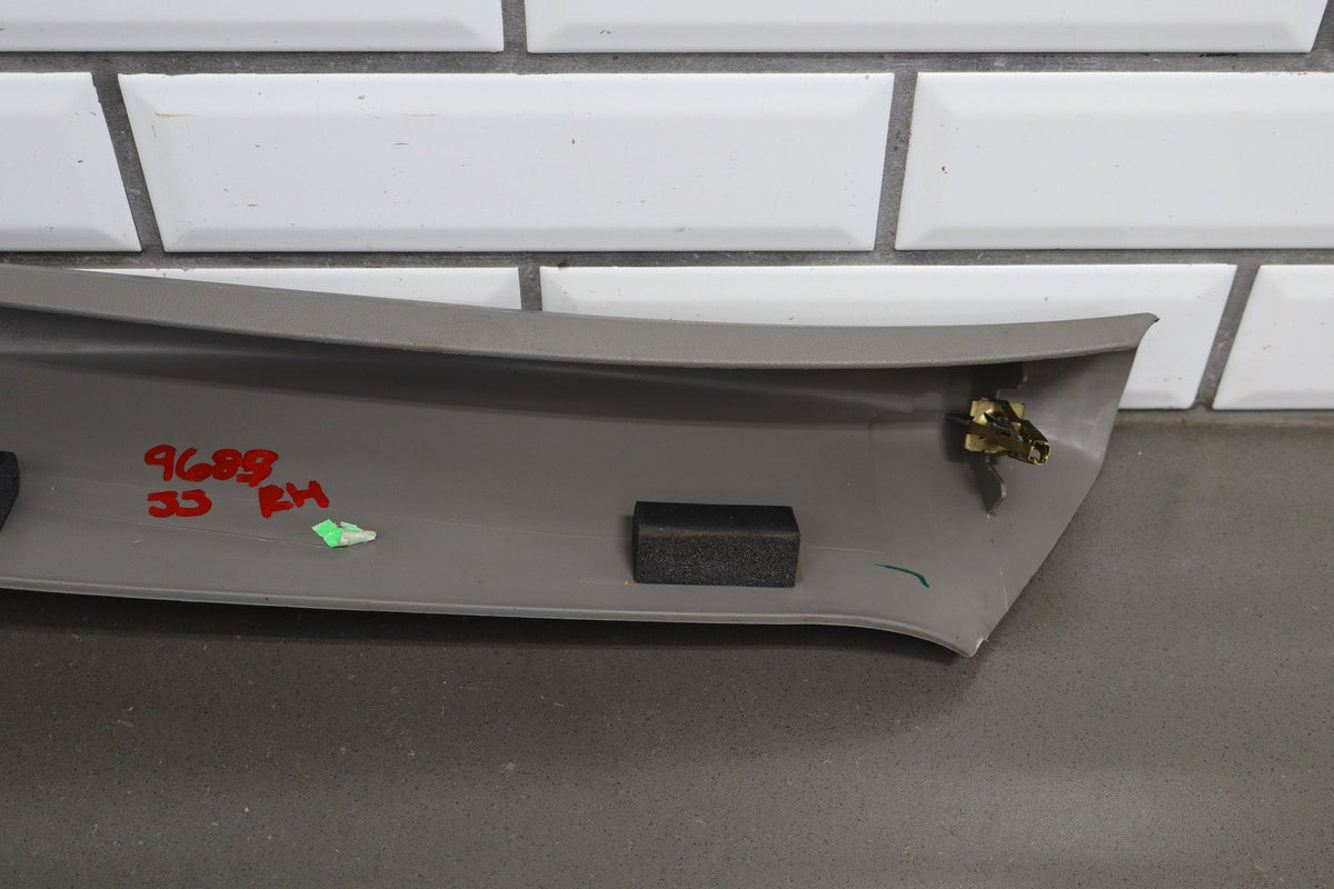 99-07 Chevy GMC Silverado Sierra SUV GMT800 A Pillar Trims Medium Gray