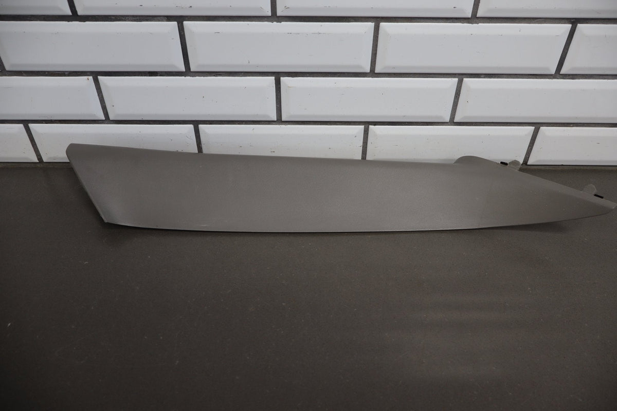 99-07 Chevy GMC Silverado Sierra SUV GMT800 A Pillar Trims Medium Gray