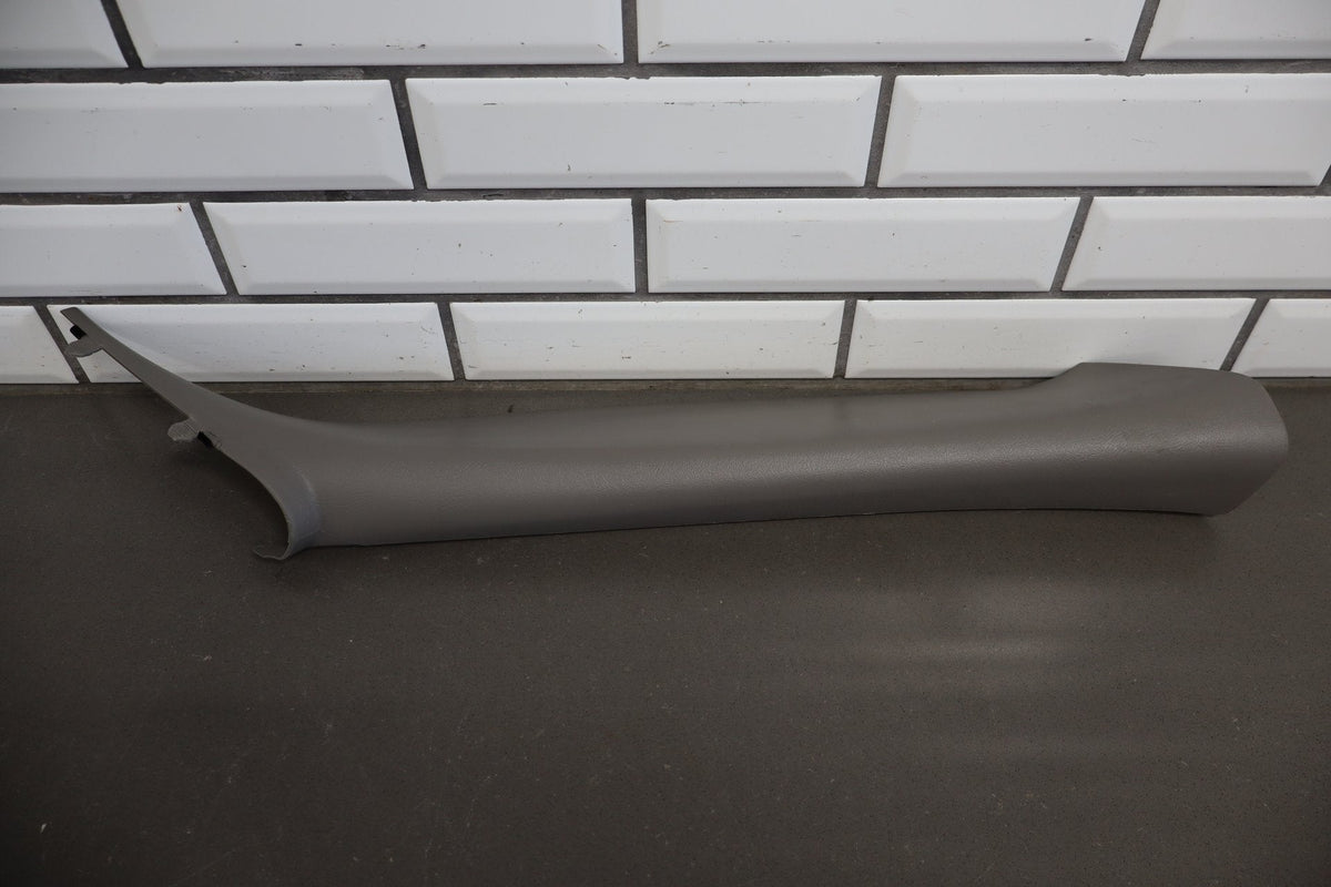 99-07 Chevy GMC Silverado Sierra SUV GMT800 A Pillar Trims Medium Gray