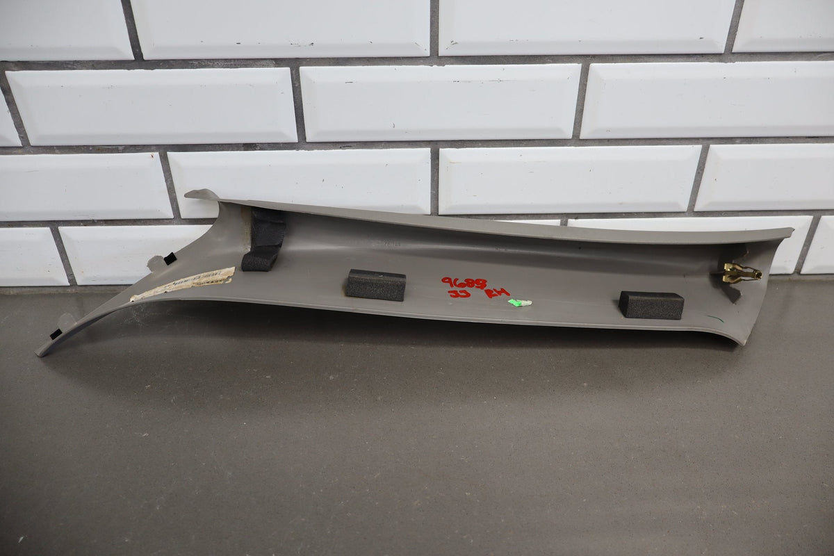 99-07 Chevy GMC Silverado Sierra SUV GMT800 A Pillar Trims Medium Gray