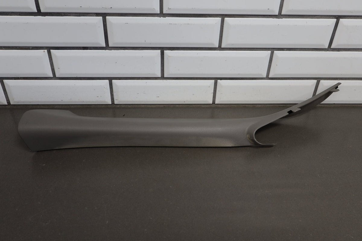 99-07 Chevy GMC Silverado Sierra SUV GMT800 A Pillar Trims Medium Gray
