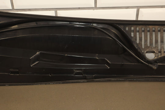99 - 07 Chevy GMC Truck SUV GMT800 Cowl Vent Panel Assembly OEM