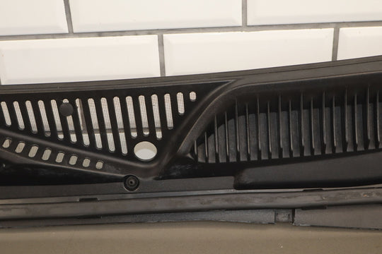 99 - 07 Chevy GMC Truck SUV GMT800 Cowl Vent Panel Assembly OEM