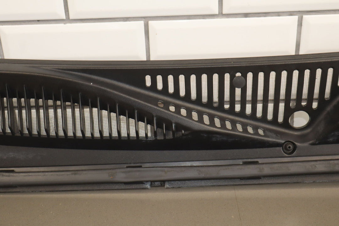 99 - 07 Chevy GMC Truck SUV GMT800 Cowl Vent Panel Assembly OEM