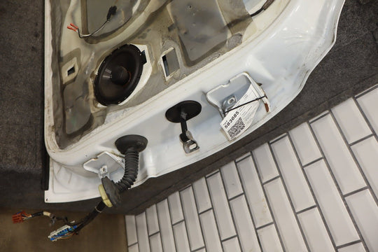 99 - 07 Chevy GMC Truck SUV GMT800 Driver Left Front Door Summit White 50U