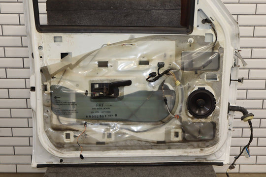 99 - 07 Chevy GMC Truck SUV GMT800 Driver Left Front Door Summit White 50U