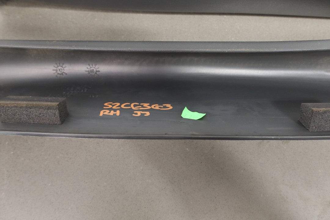 99 - 07 Chevy GMC Truck SUV GMT800 Interior A Pillar Trims Left/Right Graphite