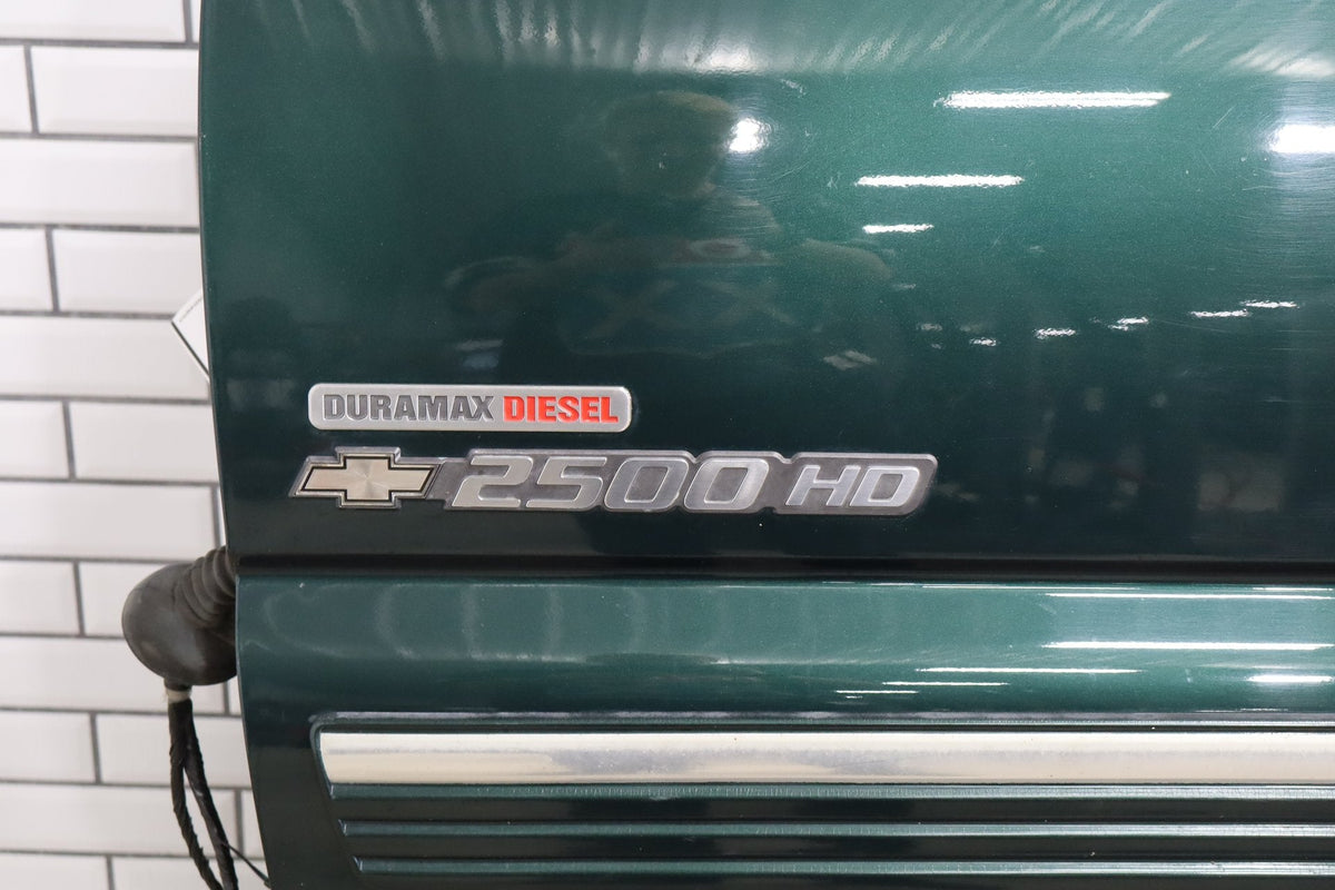 99-07 Chevy GMC Truck SUV GMT800 Left Front Door
