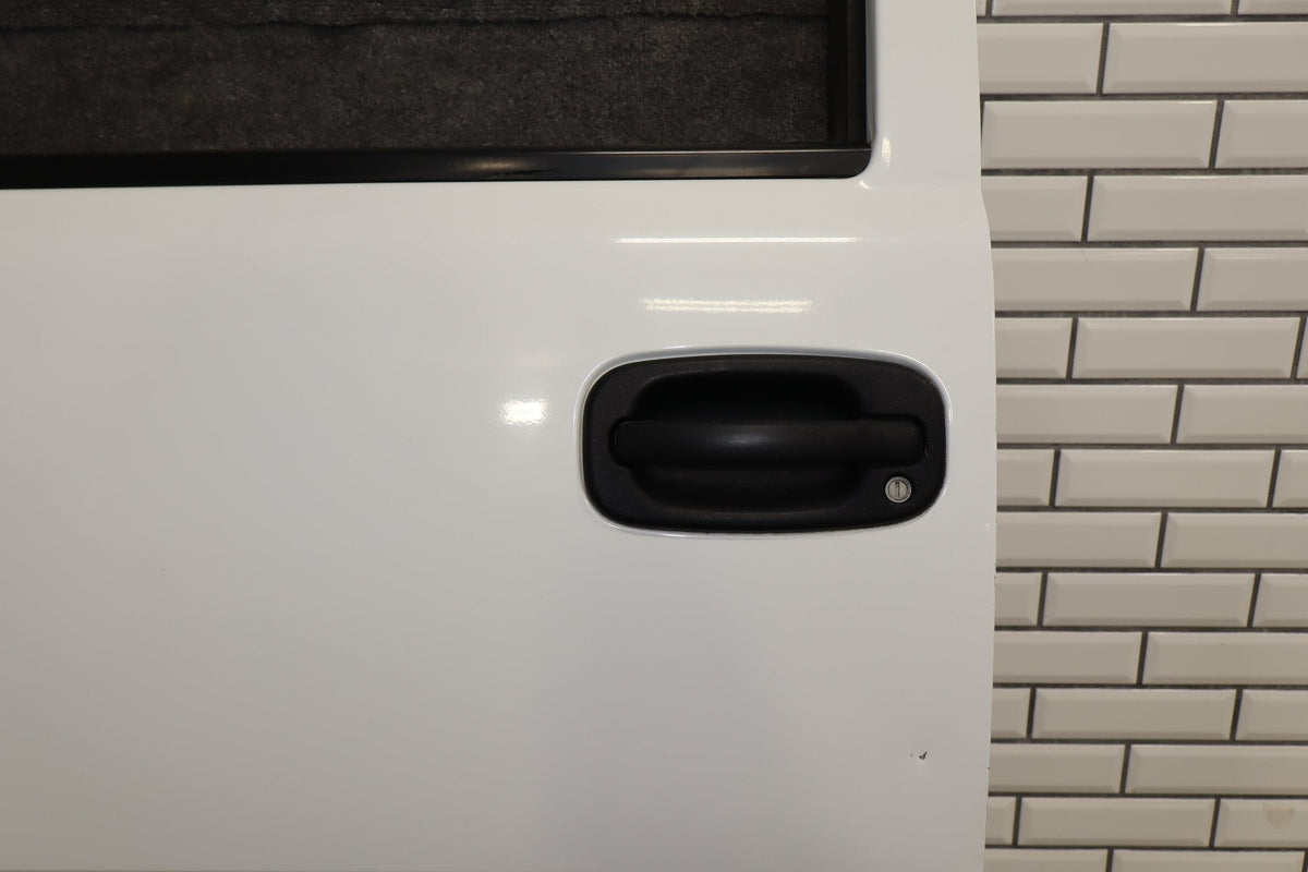 99-07 Chevy GMC Truck SUV GMT800 Left Front Door