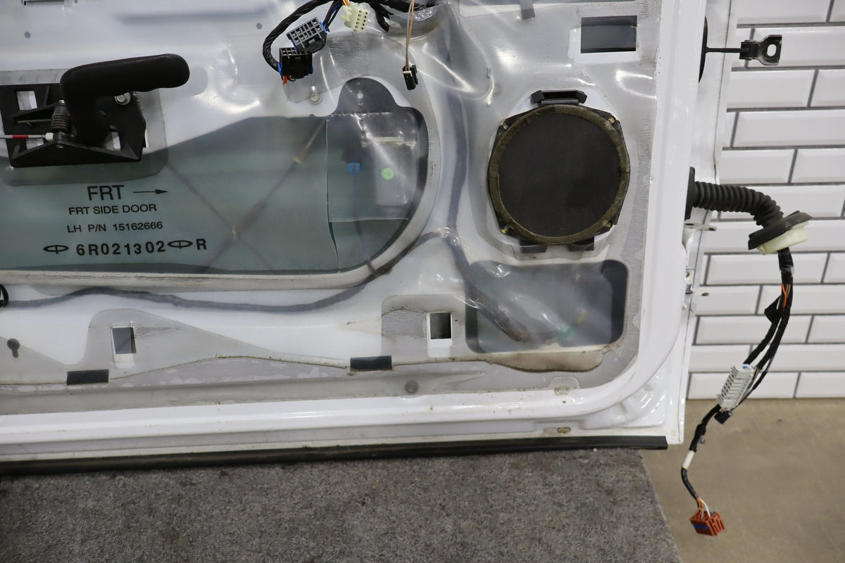 99-07 Chevy GMC Truck SUV GMT800 Left Front Door