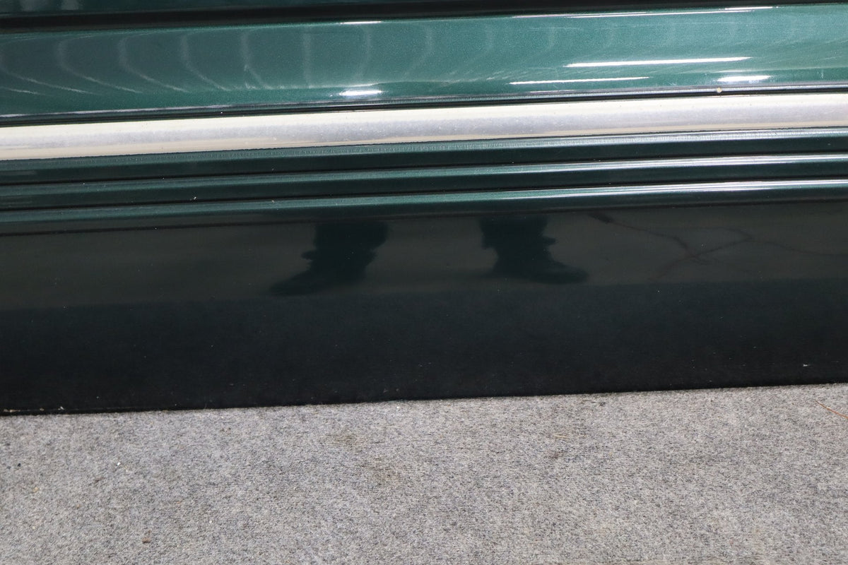 99-07 Chevy GMC Truck SUV GMT800 Left Front Door