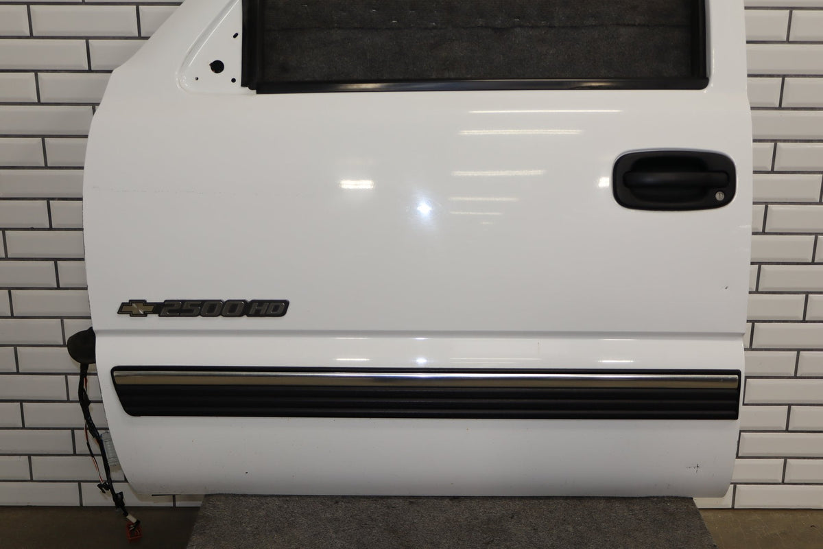 99-07 Chevy GMC Truck SUV GMT800 Left Front Door