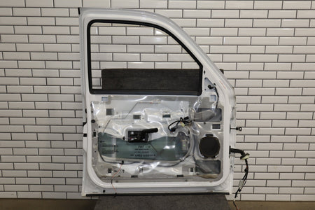 99-07 Chevy GMC Truck SUV GMT800 Left Front Door