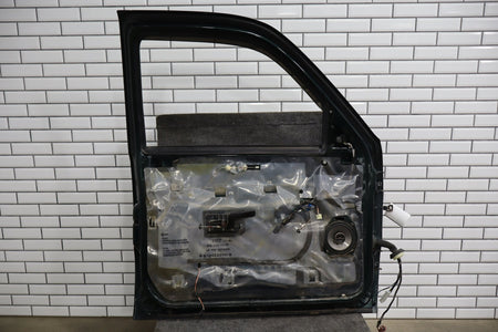 99-07 Chevy GMC Truck SUV GMT800 Left Front Door