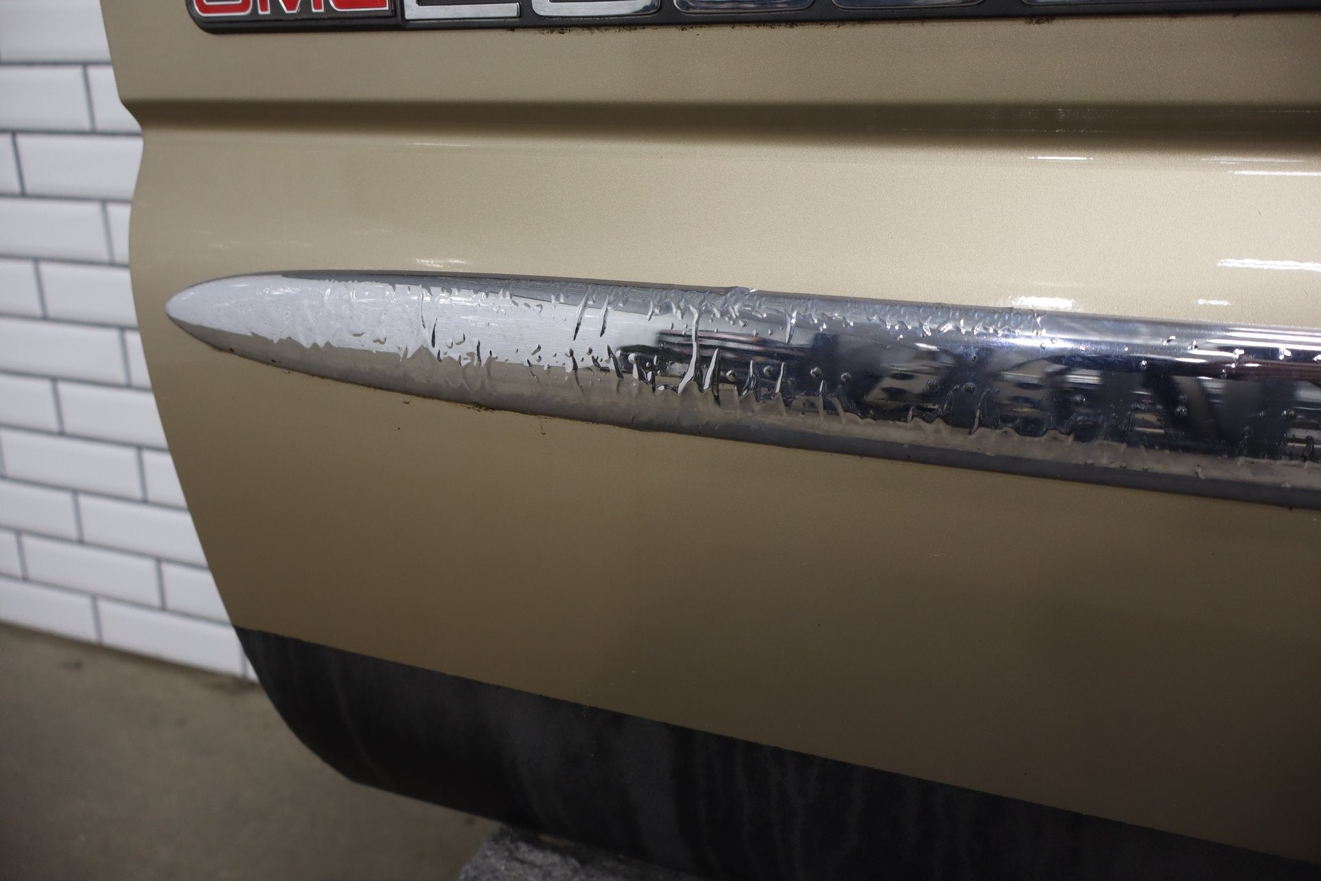99-07 Chevy GMC Truck SUV GMT800 Left Front Door sand beige metallic 15u