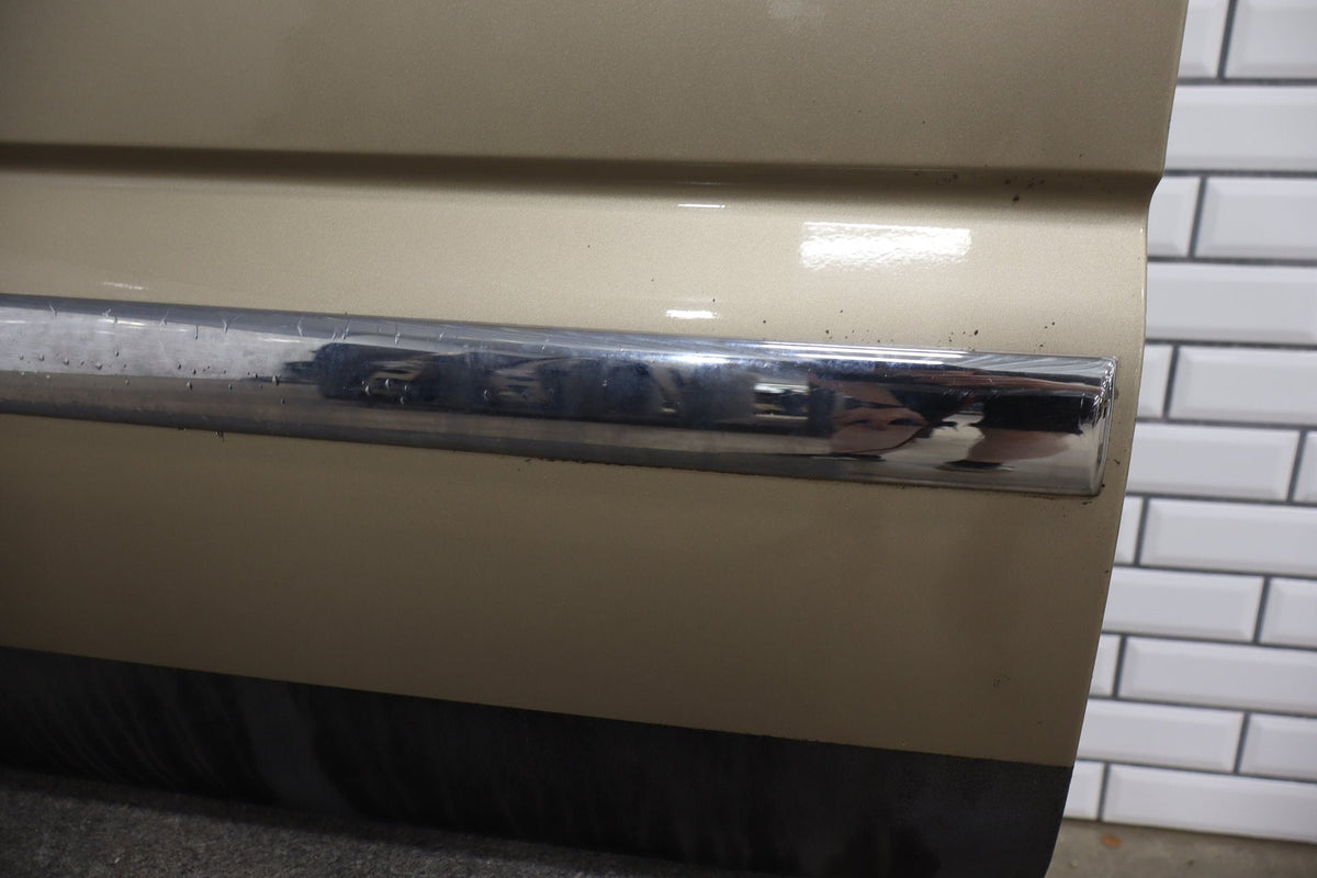 99-07 Chevy GMC Truck SUV GMT800 Left Front Door sand beige metallic 15u