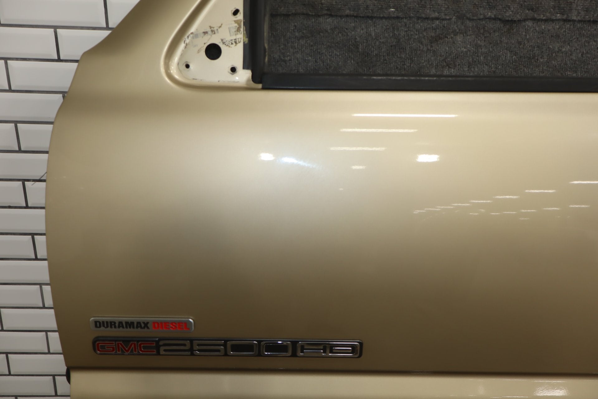99-07 Chevy GMC Truck SUV GMT800 Left Front Door sand beige metallic 15u