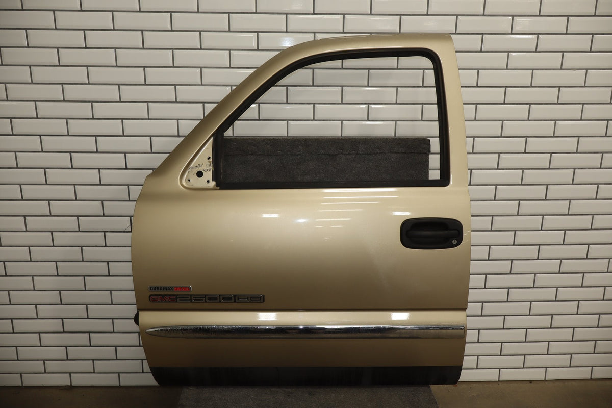 99-07 Chevy GMC Truck SUV GMT800 Left Front Door sand beige metallic 15u