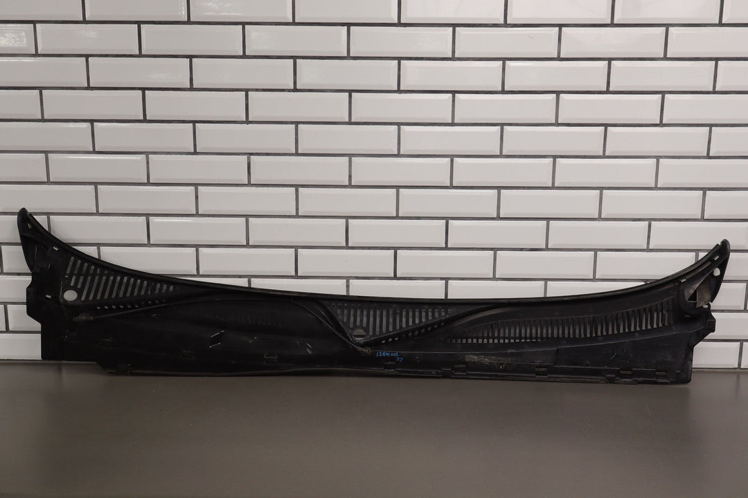 99 - 07 Chevy GMC Truck SUV GMT800 OEM Wiper Cowl Vent Panel