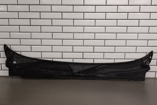 99 - 07 Chevy GMC Truck SUV GMT800 OEM Wiper Cowl Vent Panel